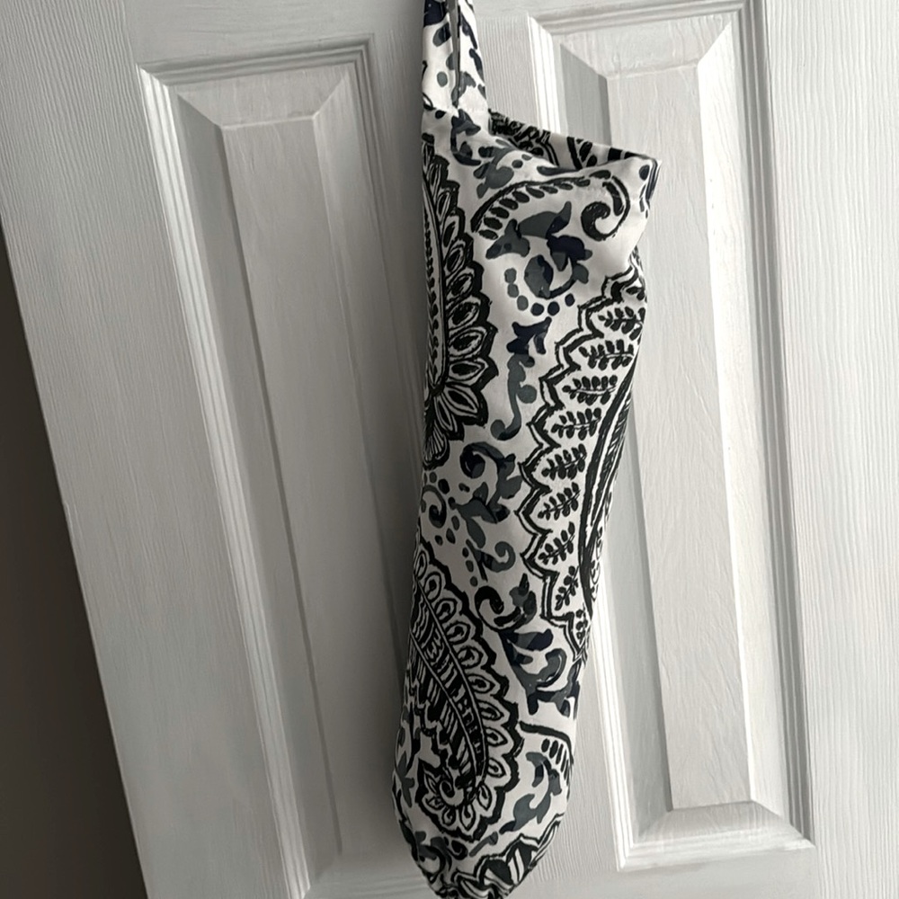 Plastic bag holder